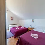 Lägenhet Apartment In Petrcane By The Sea Petrcane