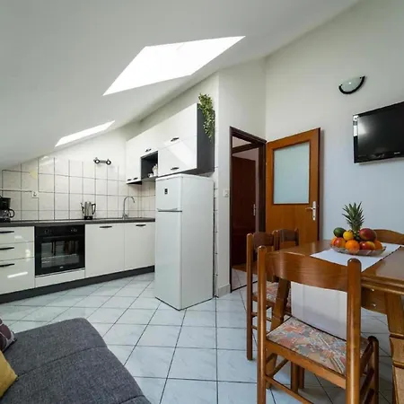 Apartman Apartment In Petrcane By The Sea *