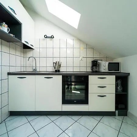Apartment In Petrcane By The Sea