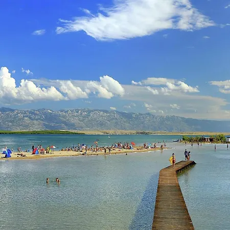 Apartment In Petrcane By The Sea Apartman *