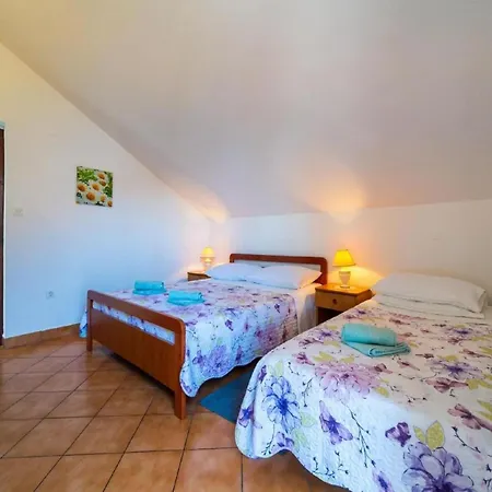 Apartman Apartment In Petrcane By The Sea *