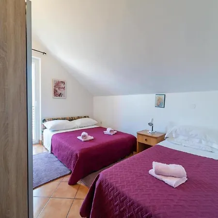 Apartman Apartment In Petrcane By The Sea Petrcane