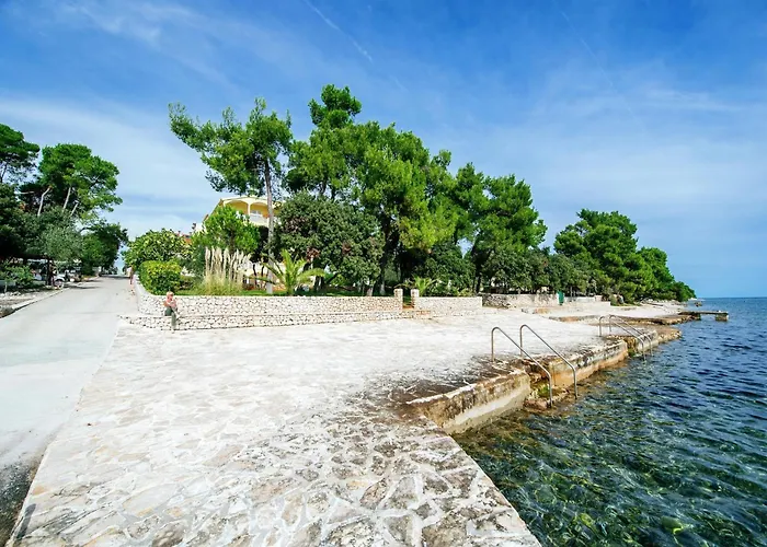 Апартаменты In By The Sea Петрчане