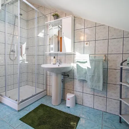 Apartment Comfortable Apartment With Balcony In A Quiet Area Petrcane