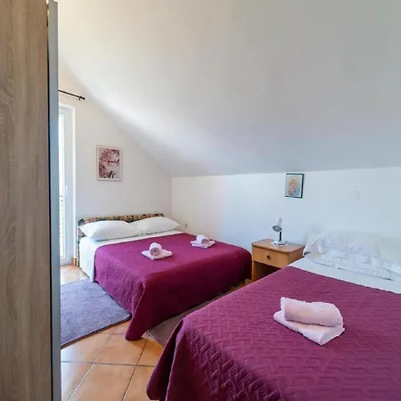 Comfortable Apartment With Balcony In A Quiet Area Apartment Petrcane