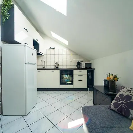 Apartment Comfortable Apartment With Balcony In A Quiet Area *