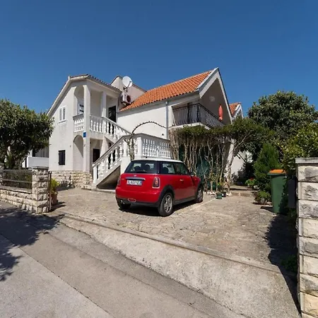 In By The Sea Apartman *